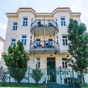 https://imperial-apartments-schonbrunn.vienna-besthotels.com